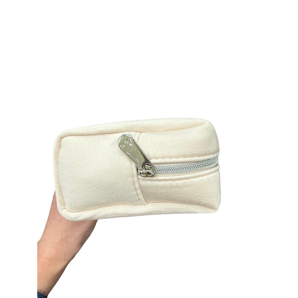 Dior Beauty Cosmetic Pouch Cream - Picture 7 of 8
